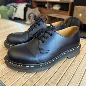 Doc Martens - Women’s size 37 Smooth Leather Oxford shoes